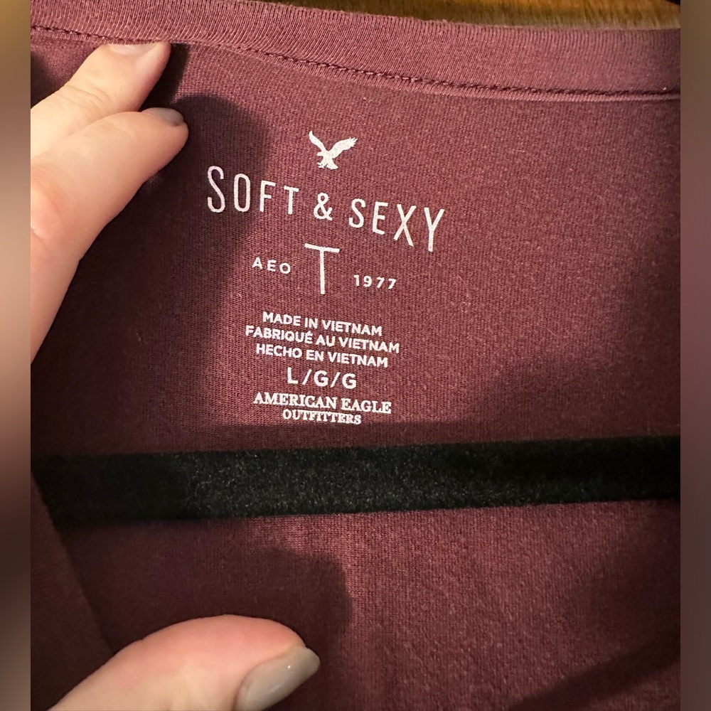 American Eagle Soft & Sexy tee size large - Picture 4 of 4